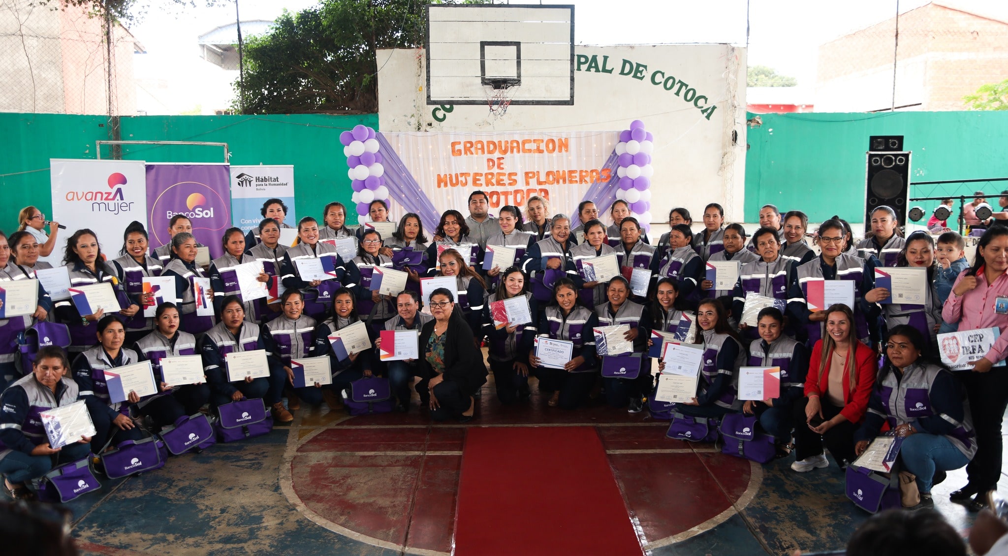 51 MUJERES EN COTOCA CULMINARON SU FORMACIÓN A TRAVÉS DEL PROYECTO “FORTALECIENDO LAS CAPACIDADES TÉCNICAS, SEMBRANDO SEMILLAS PARA LA EMPLEABILIDAD”